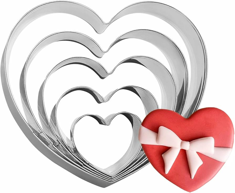 5Pcs Heart Cookie Cutter Set, Large Size 4.7" 3.75" 3" 2.15" 1.38" Heart Shapes Cookies Molds for... | Amazon (US)