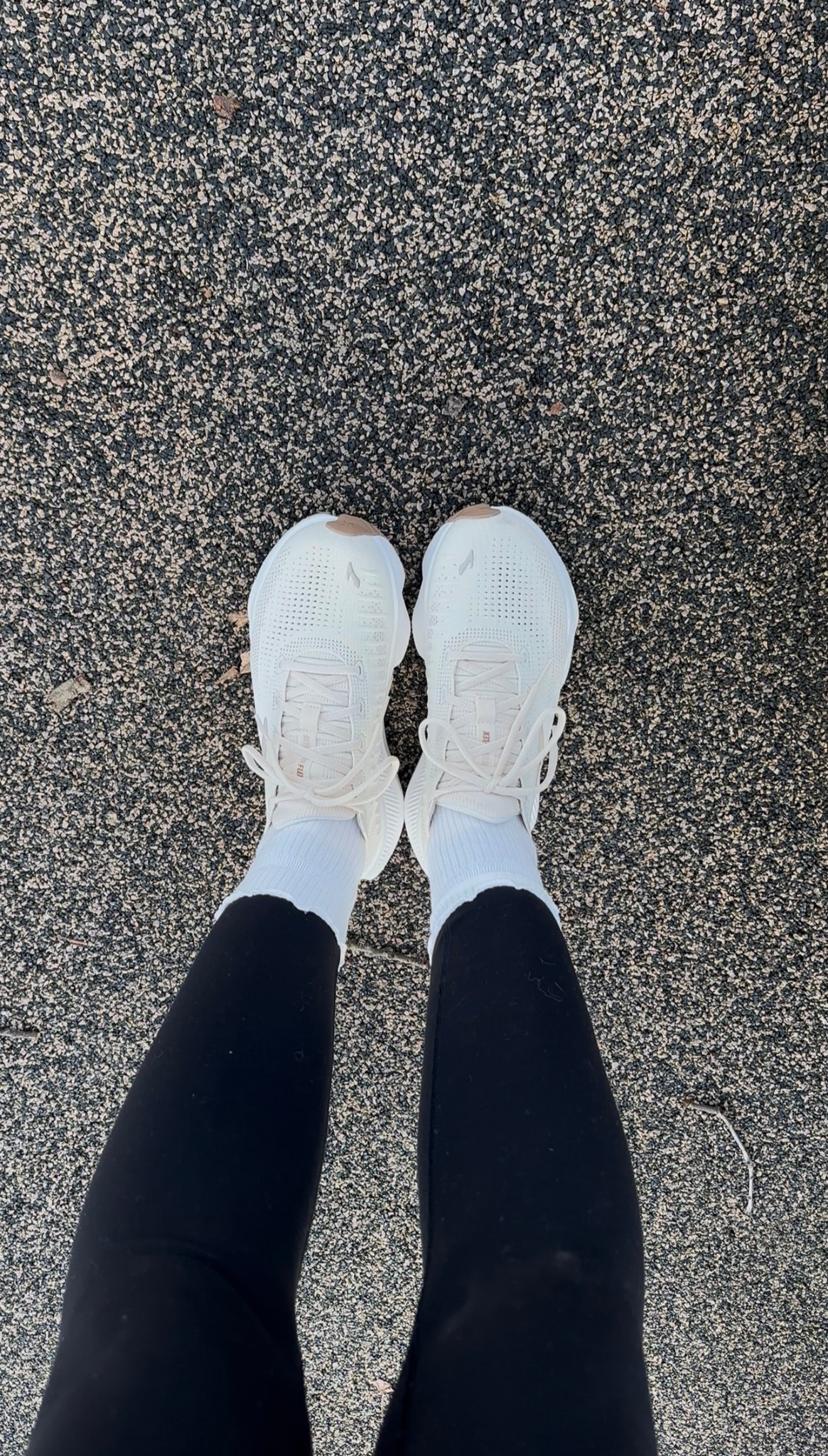 OBSESSED with these new tennis shoes! These are the brooks glycerin flex. They are so comfy and TTS. Love this color too. Matches everything. 

#LTKActive #LTKootd