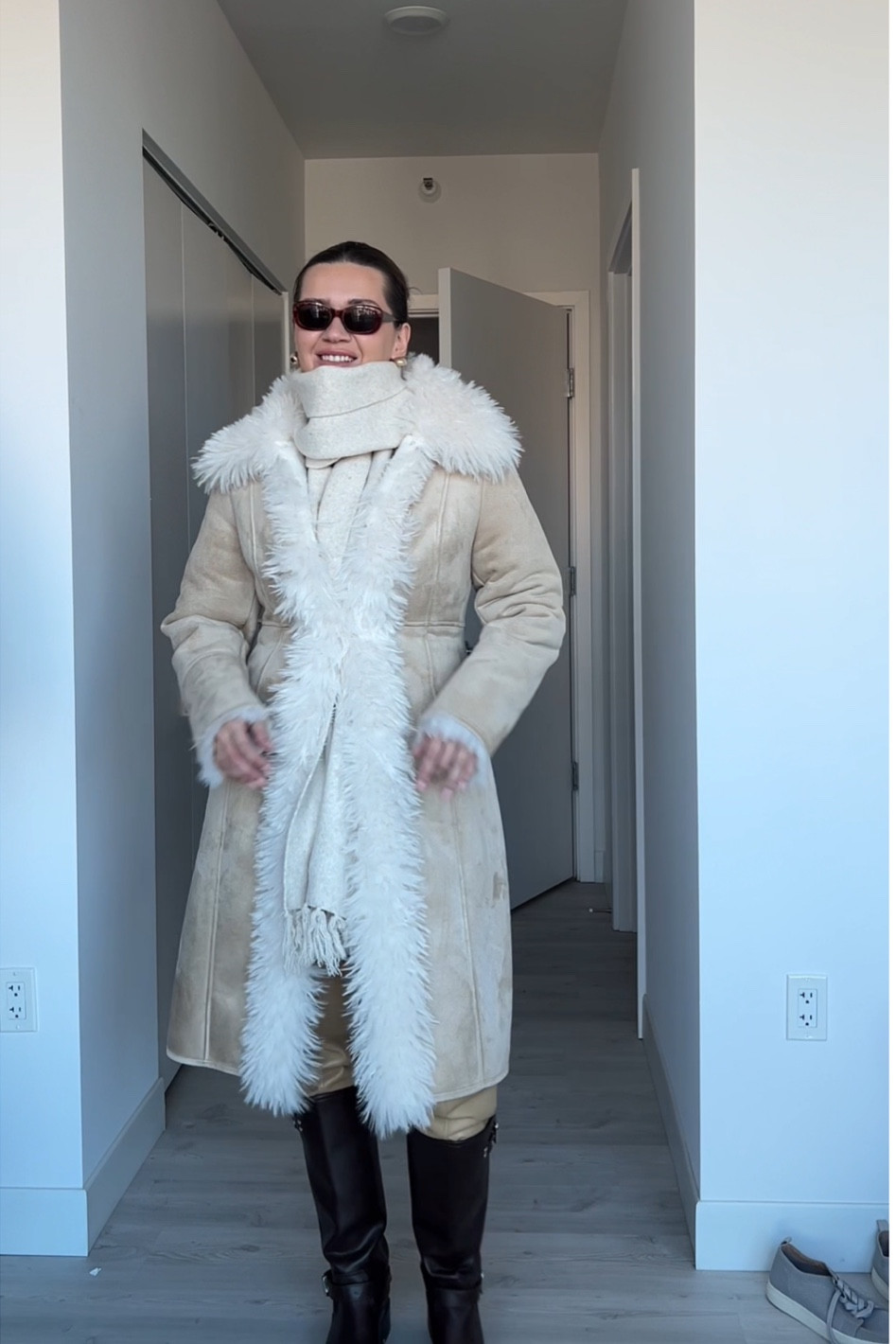 Fully living my “The Holiday” dreams in this one 🌲🕯️🎁🍷

#LTKHoliday #LTKSeasonal