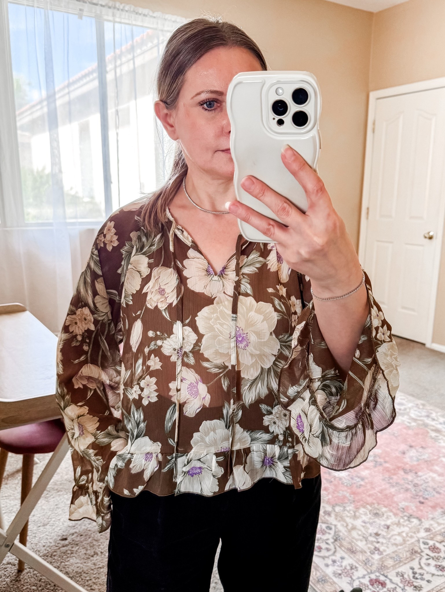 This blouse is perfect for spring and summer. It’s lightweight, flowy, and wrinkle-resistant. I’m wearing a size XS petite. It’s currently on sale for 50% off, and it ships for free. 



Floral blouse 

#LTKWorkwear #LTKSeasonal #LTKOver40