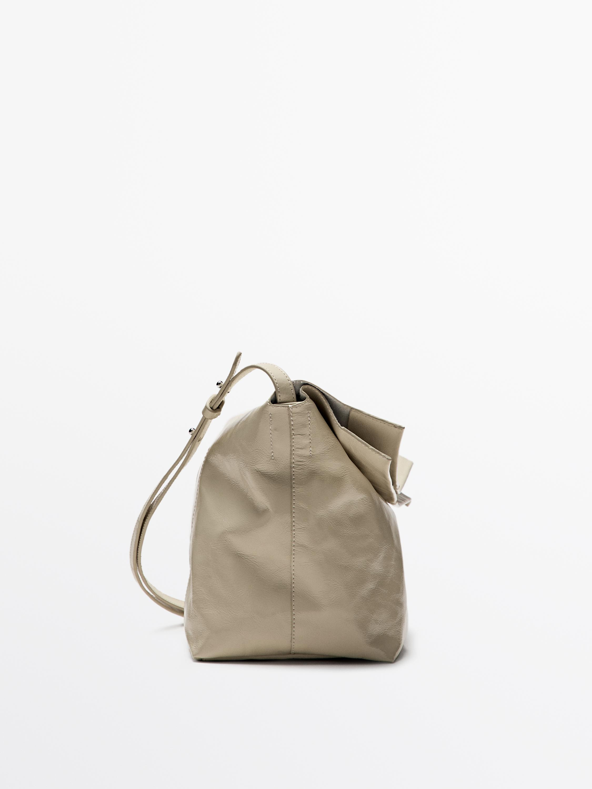 Klappentasche aus Nappaleder mit Craquelé-Effekt | Massimo Dutti DE