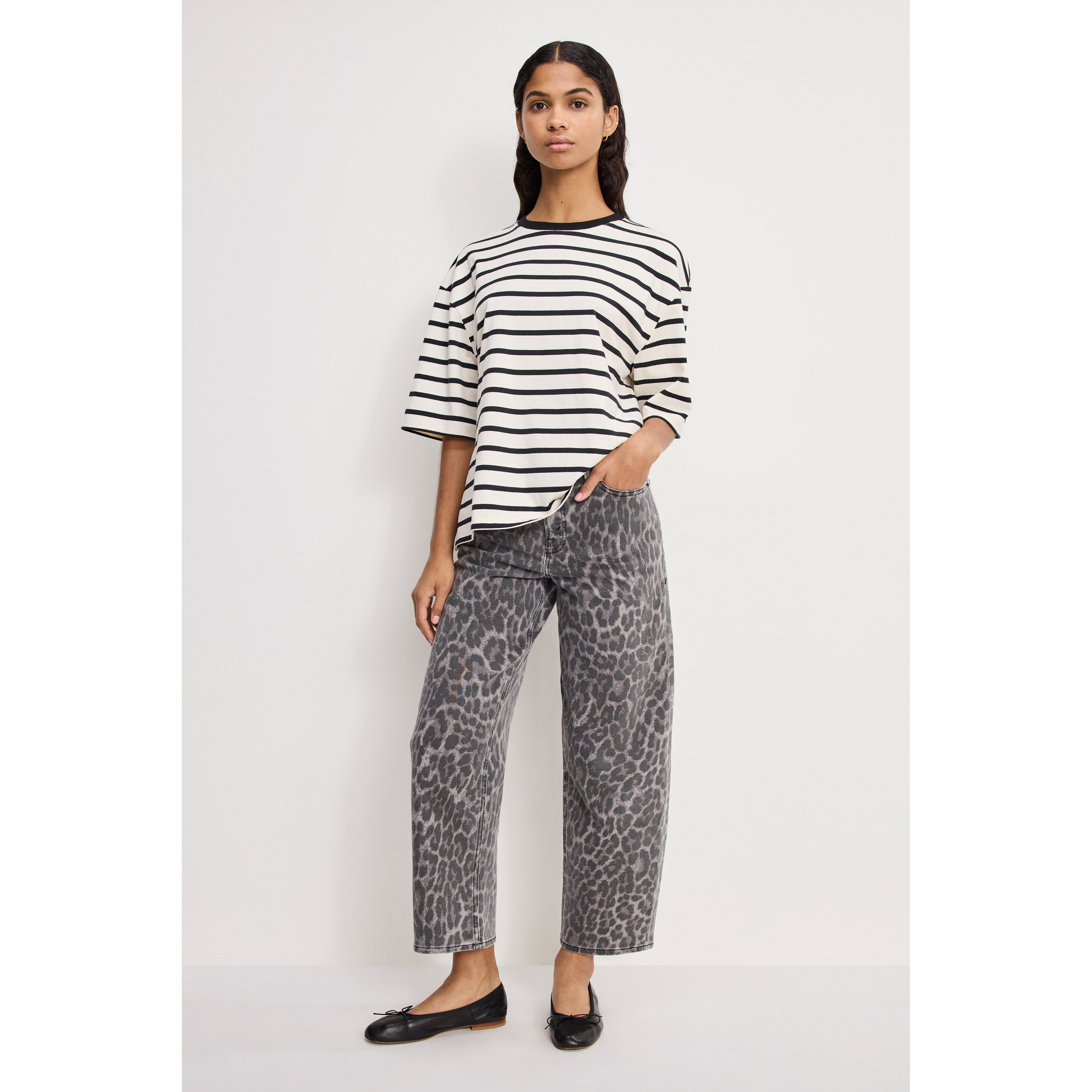 Women's Good Barrel Jeans | Grey Lucky Leopard Size 2 | Good American by Khlo� Kardashian | Good American