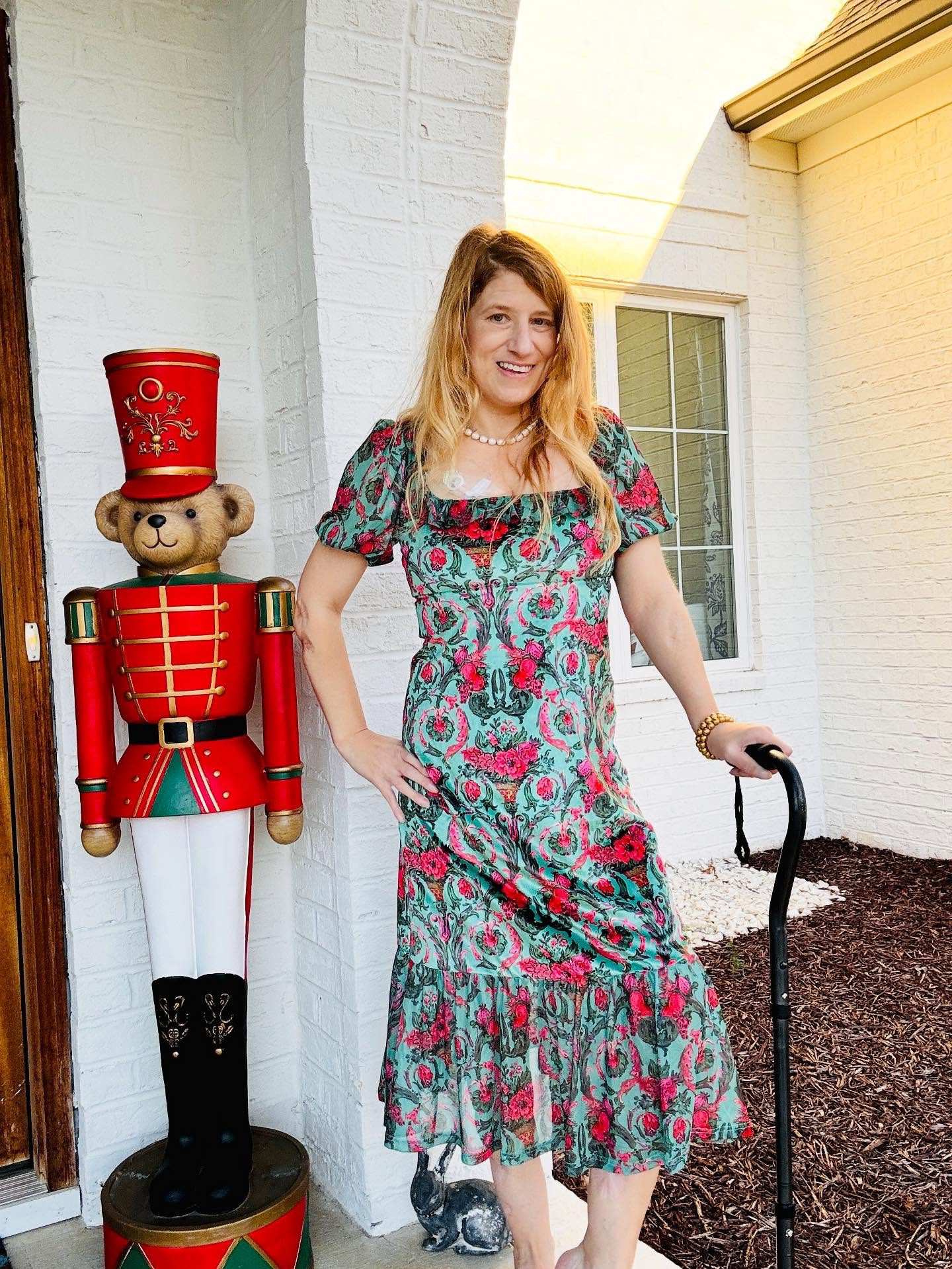 It’s beginning to look like Christmas around here!!! Still have all ornament and tables set and more decor!! went to brunch this morning at @cafemontebistro !!! Wore this beautiful @smithandquinn dress and jewelry from @erinmcdermott1 and @lisilerch … also remembered Christmas decor has no perfect look but how you like it!!! This time of year is wonderful but sadly can involve people feel less .. do not get stuck in word of compare but celebrate your own wins and accomplishments!!
.
.
Be joyful always, pray continually; give thanks in all circumstances, for this is God’s will for you in Christ Jesus.
—1 Thessalonians 5:16-18
.
.
Shop my looks and finds on @ltk.hq and @shopmy bellevueblue 
.
.
#dressoftheday #dress #christmastree #christmasdecor #disability #disabled #beauty #skincare #makeup #haircare #style #jewelry #ltk #stylefashion #christmasiscoming #verse #selflove #sunday #holidayfashion #modestfashıon #styling #christmas #clt #grandmillennial