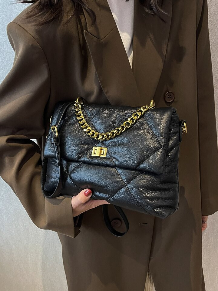 Bolsa cuadrada con cerradura girante con diseño de cadena guateado con solapa | SHEIN