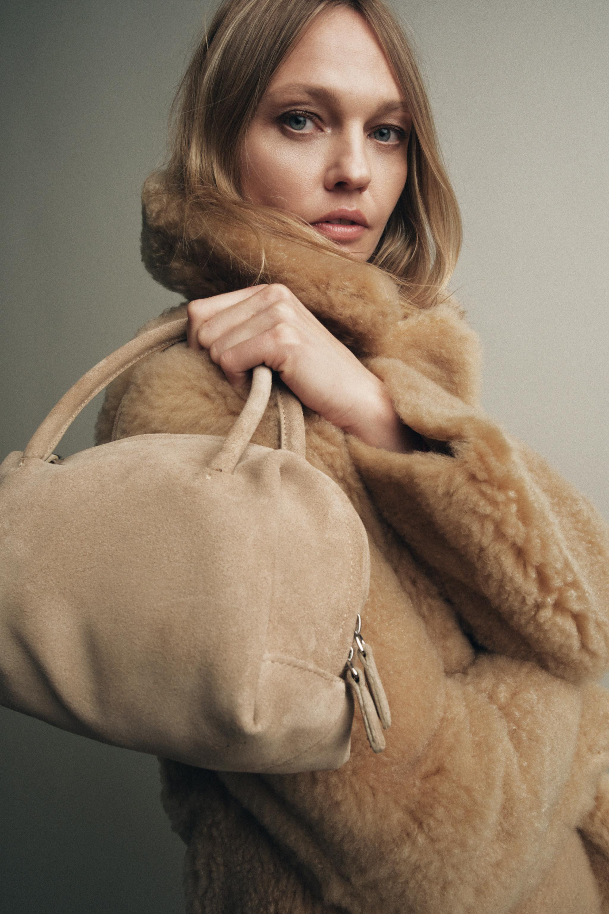 SPLIT SUEDE BOWLING BAG | Zara UK