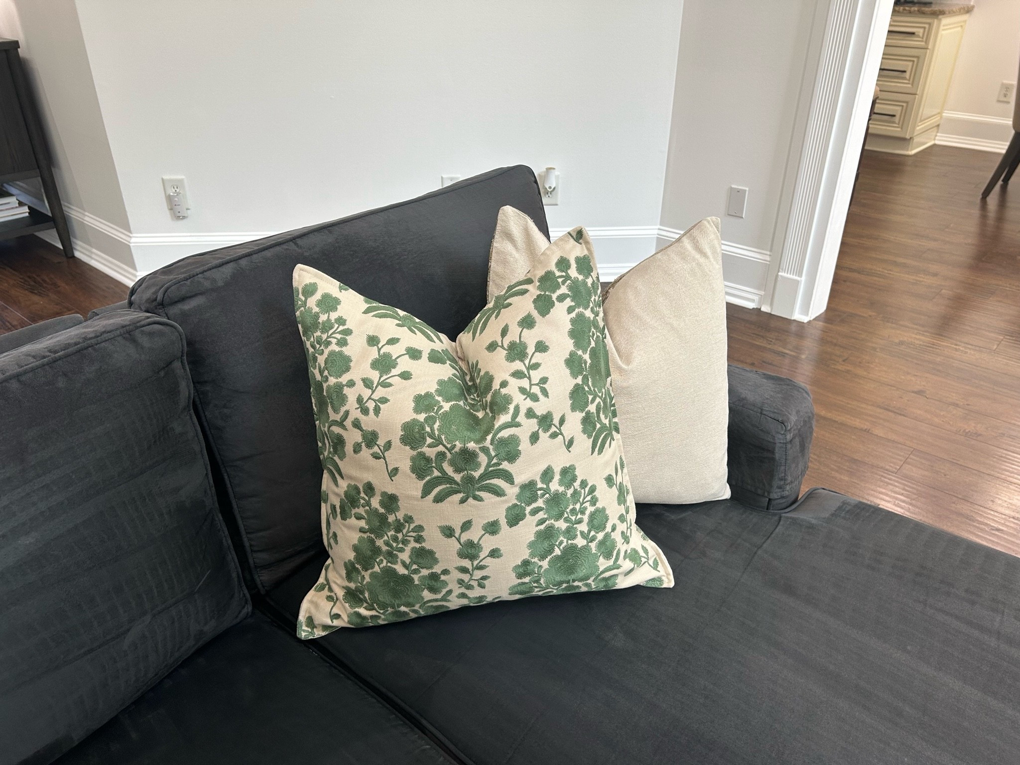 2026 Summer Sofa Decor

#LTKHome #LTKSeasonal