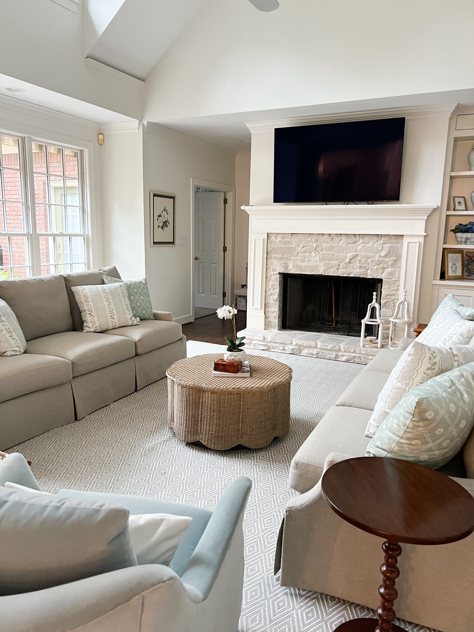 Living room decor: coffee table, rug, side spindle table and accents linked below!

Grandmillennial home decor southern style interior design ideas area rug, scalloped wicker coffee table, throw pillows 

#LTKHome #LTKFindsUnder100 #LTKFindsUnder50