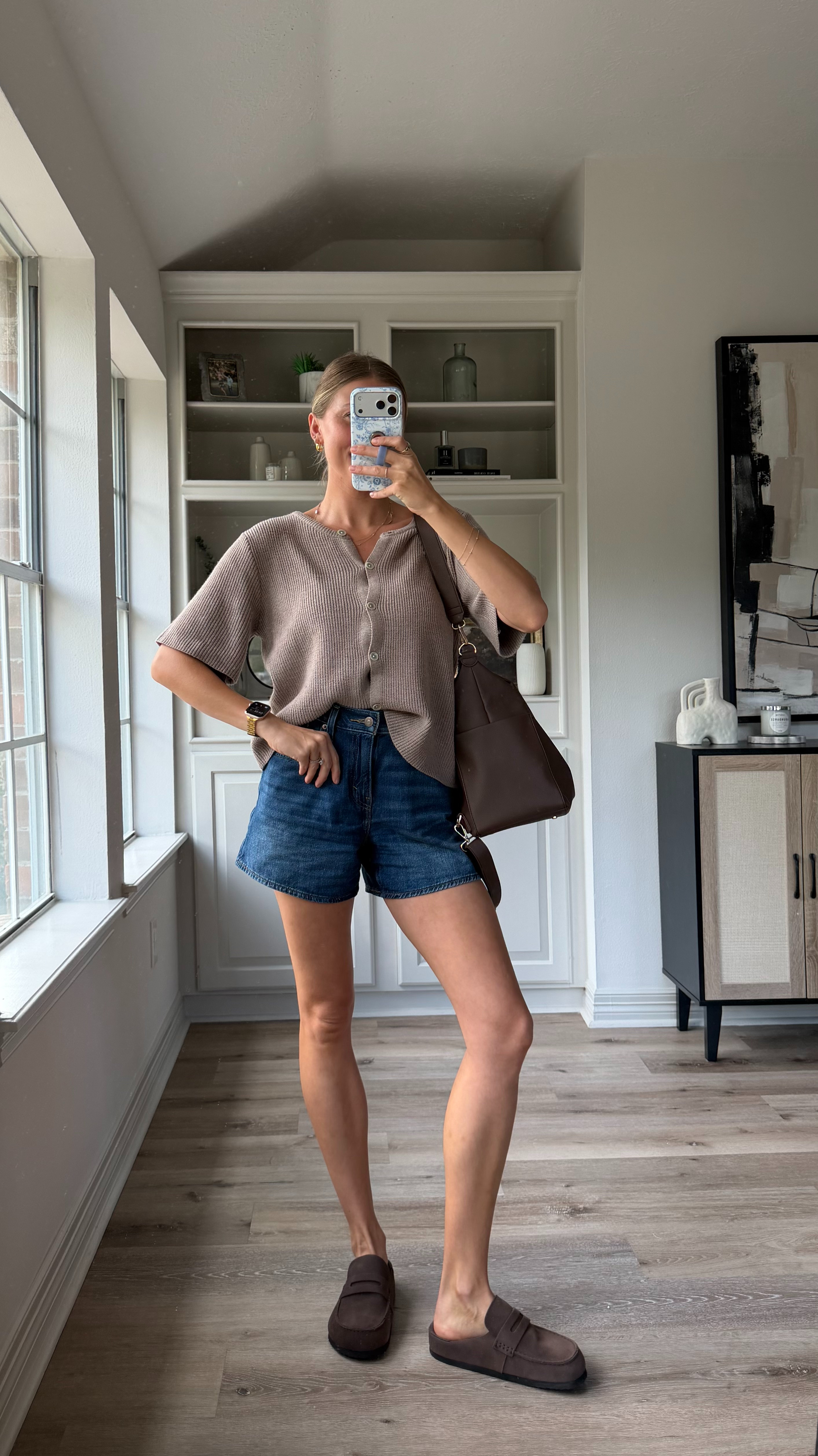 Comfy cute early fall ootd | S in top, 26 in shorts 

 