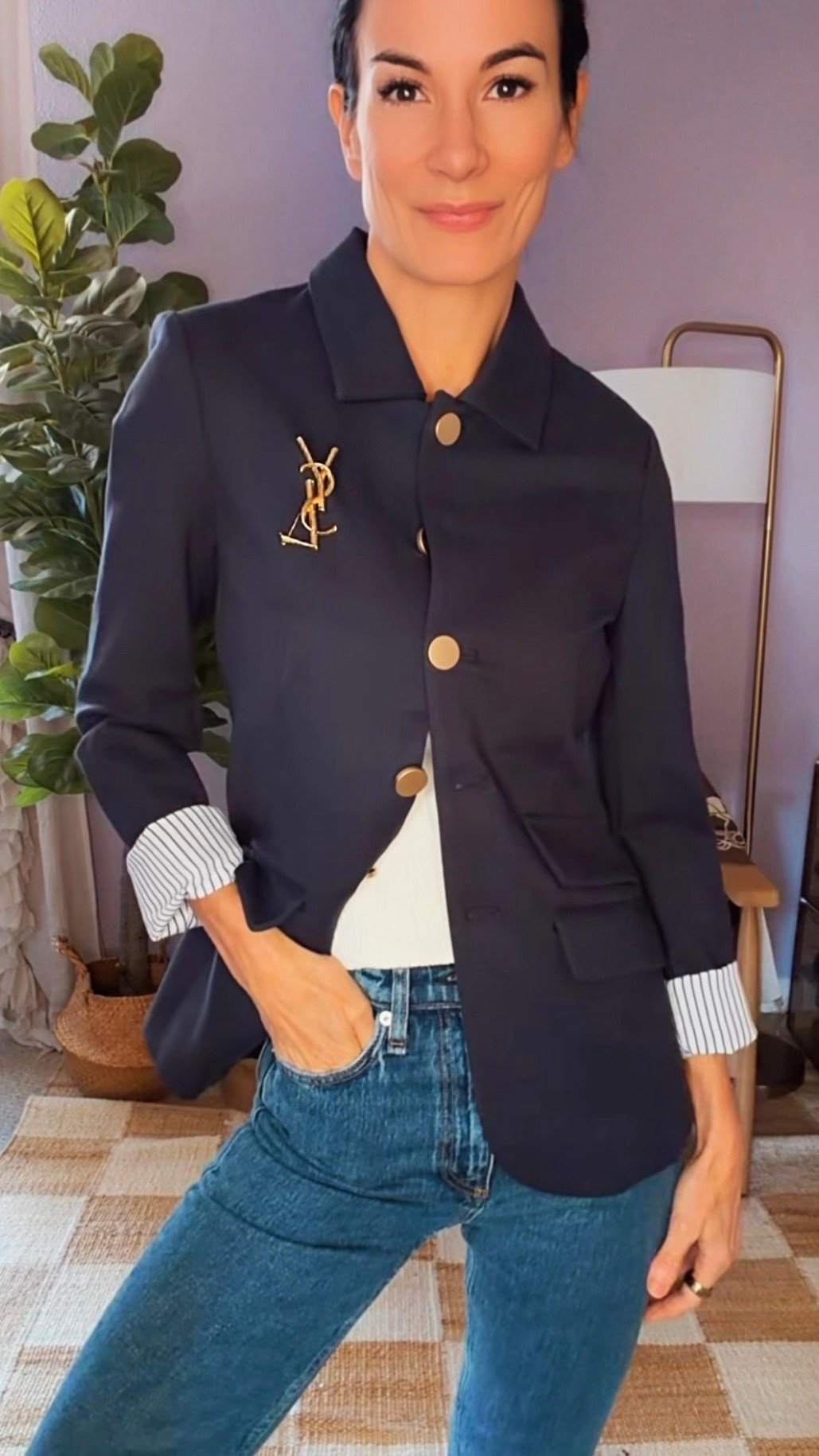 GRWM: the outfit that always works.
Structured denim, a designer tank, and a blazer that means business.

No trends chasing.
No overthinking.
Just pieces that show up every single time.

Less clutter. Better outfits.
That’s my kind of getting dressed.

Wearing 24 denim, XS blazer & tank


#NicoleColeeStyle
#OOTDInspo
#CapsuleStyle
#ElevatedEveryday
#DenimDoneRight




#LTKootd #LTKgrwm #LTKdayinmylife