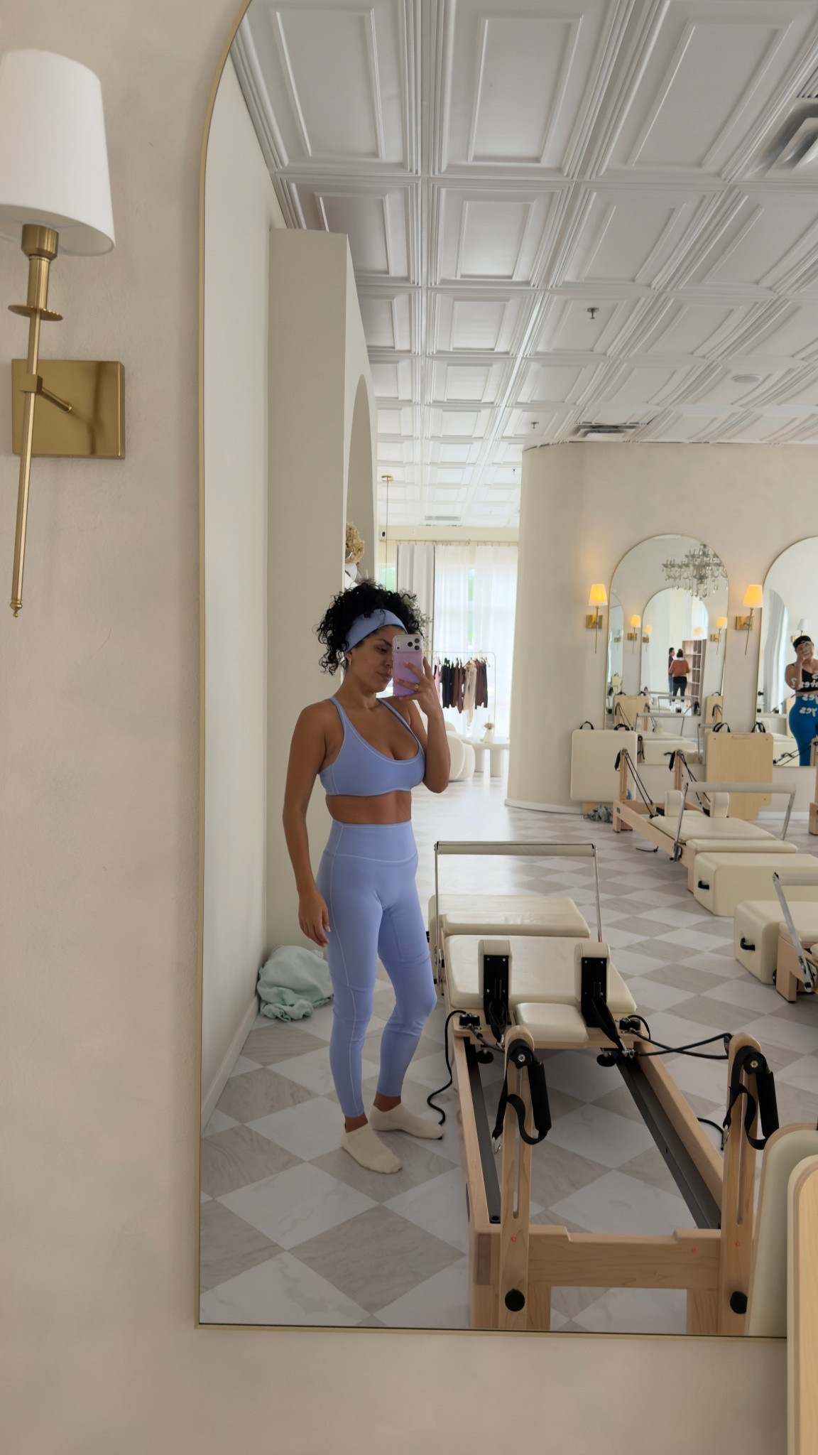 this set = soft, sculpting, and actually stays put through the whole workout 💙 easy grab when I want to feel put together without overthinking it 

#activewearstyle #workoutset #pilatesoutfit

#LTKfitnessgoals #LTKootd #LTKmorningroutine