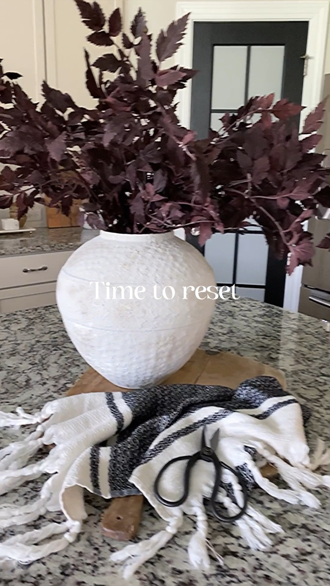Monday…time to reset!!

Plum stems, vases, vintage cutting board, Turkish towel, canisters, oil dispenser, vintage paddle, eucalyptus, marble salt bowl, pruning scissors



#LTKFind #LTKhome #LTKSeasonal