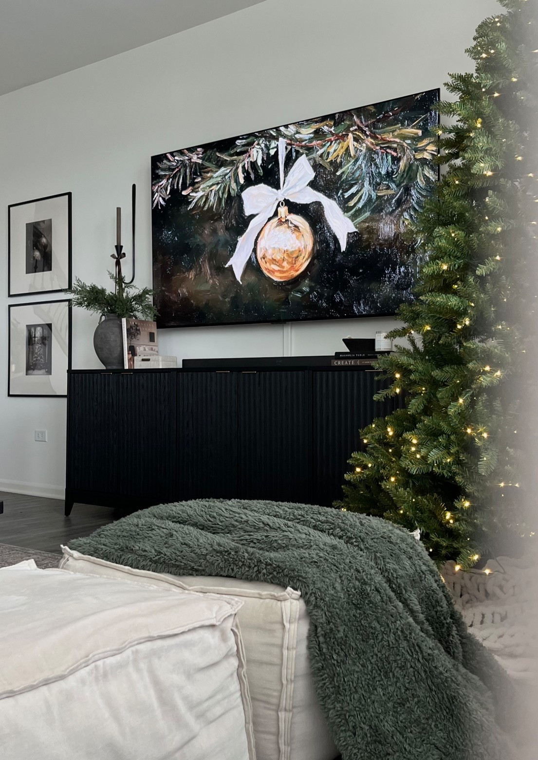 Cozy living room 

#LTKHome #LTKHoliday