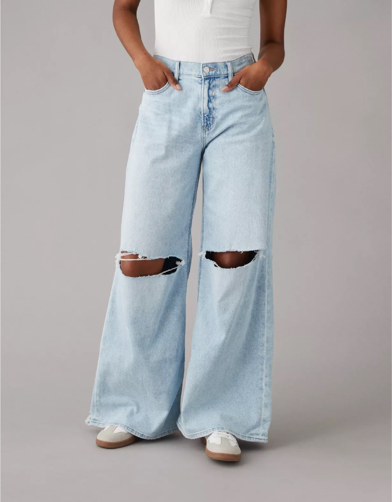 AE Dreamy Drape Stretch Ripper Baggy Ultra Wide-Leg Super High-Waisted Jean

#LTKGiftGuide #LTKStyleTip