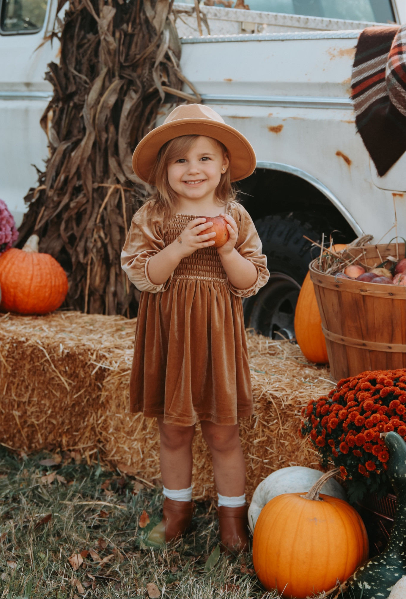 Family photos. Holiday photo outfit. Kids outfit. Toddler outfit. Fall toddler outfit. Old navy kids  

#LTKSeasonal #LTKKids #LTKHoliday