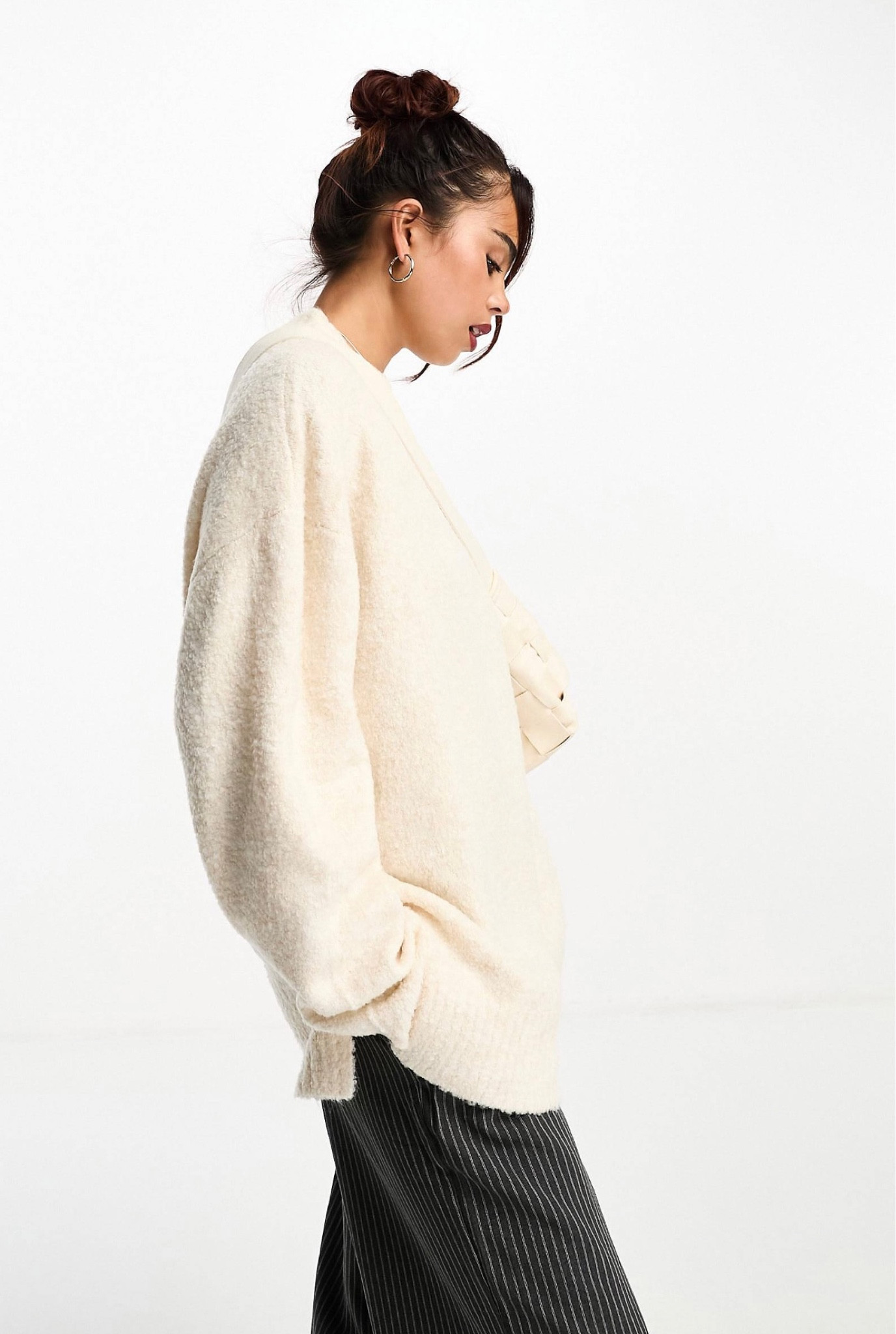 Cream oversized jumper for autumn/winter☁️

#asos #oversizedjumper #knitwear #autumnwinter #autumnoutfit

#LTKFind #LTKSeasonal #LTKstyletip