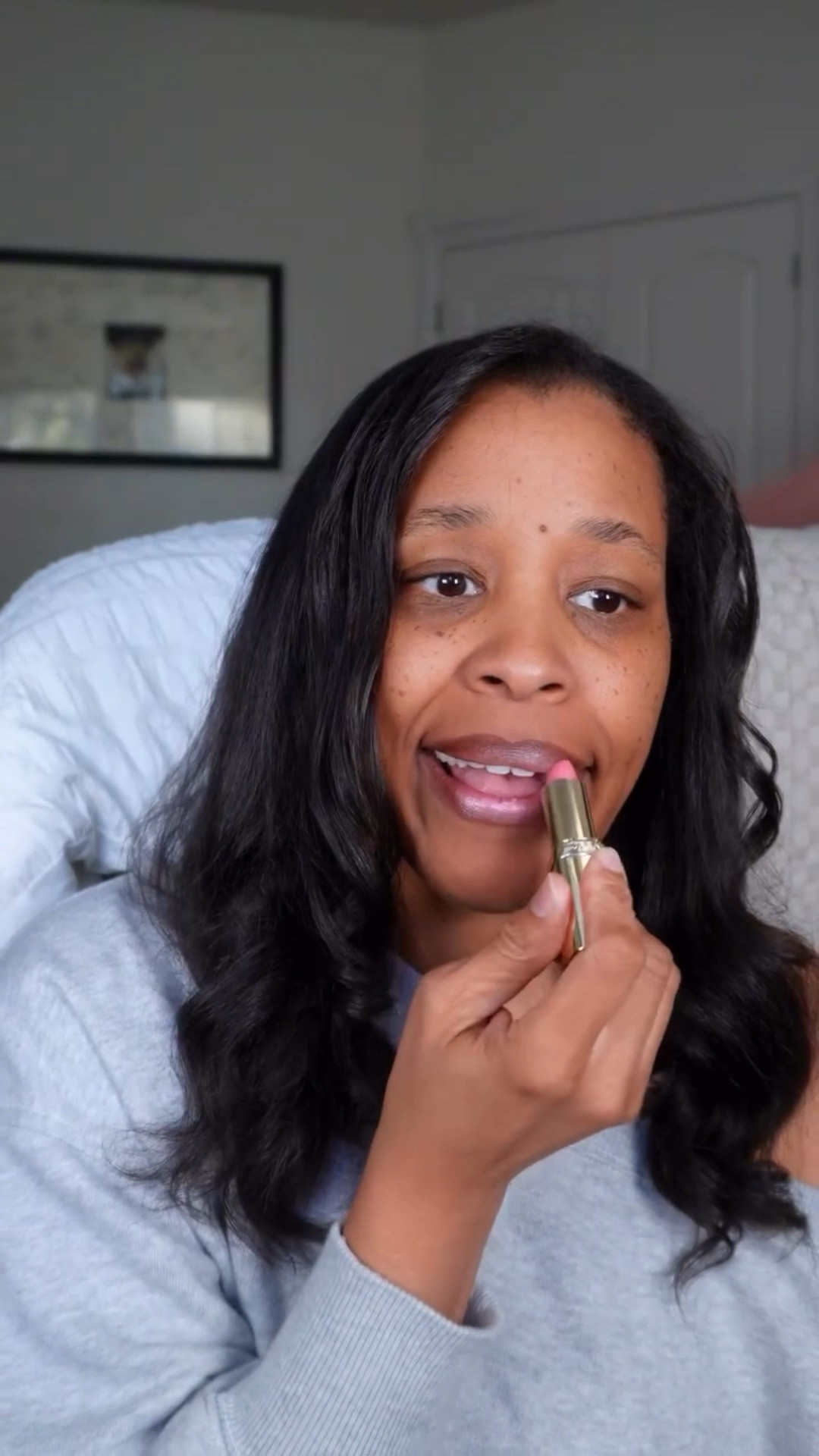 Is ballerina shoes by @lorealparis really worth the hype? Does it look good if you don’t wear a full face of makeup? 

#ballerinashoes #pinklipstick #lipsticktutorial