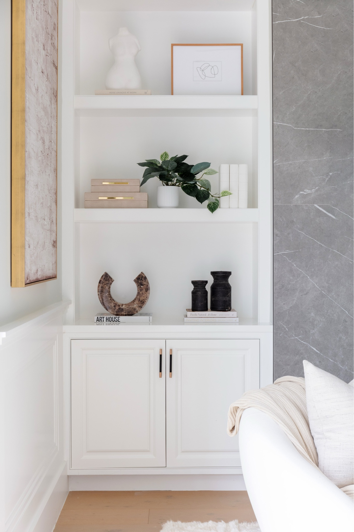 Home Refresh - Shelf Styling

@shop.LTK #modernhome #homedecor #springhome #homestyling #homeinspo #livingroom #shelfie

#LTKSeasonal #LTKstyletip #LTKhome
