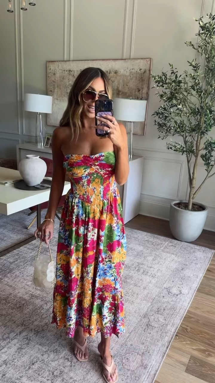 this dress is too good for spring and summer 💐 wearing a small! use code hollie40 for 40% off! 

 