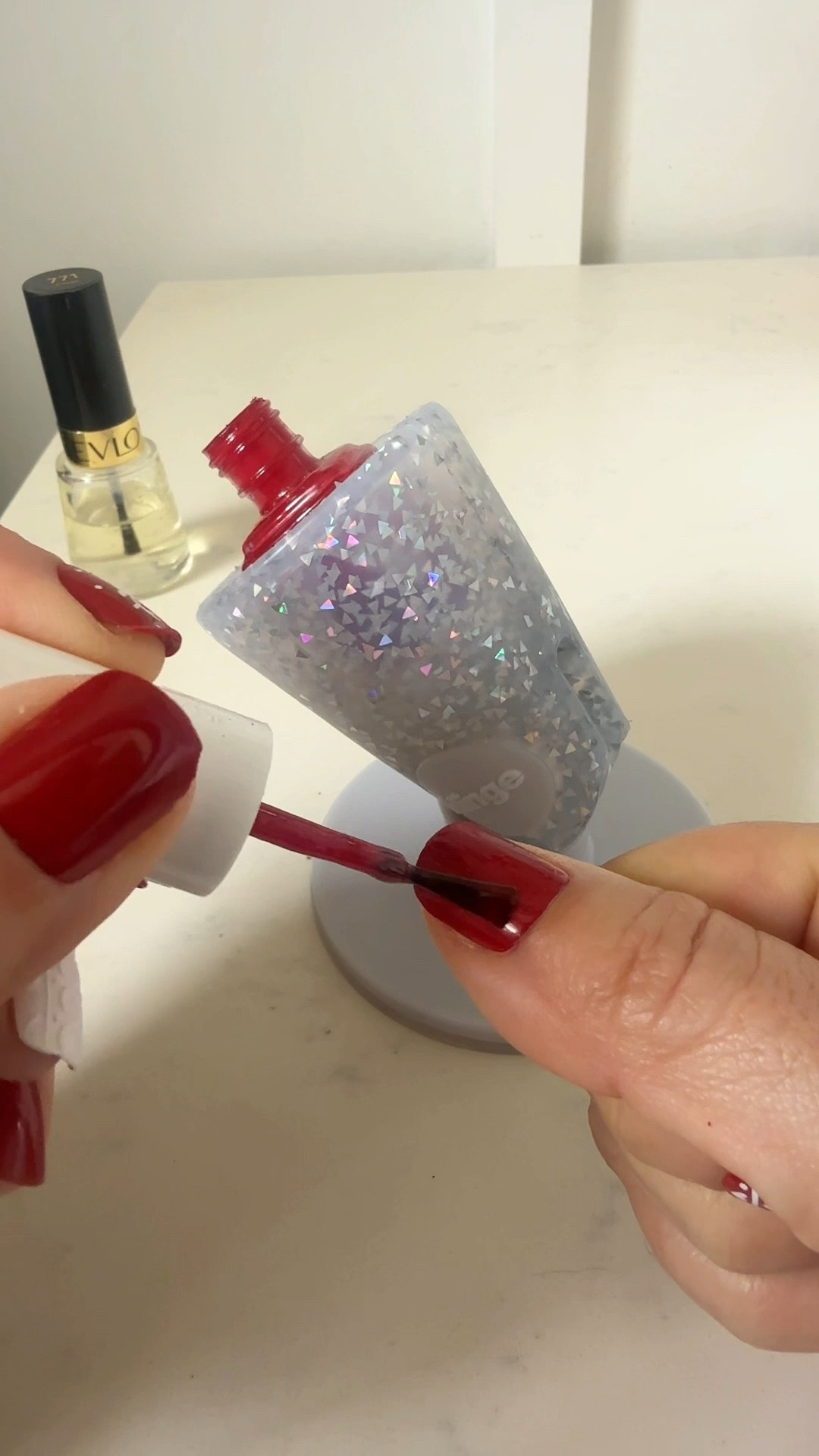 A nail polish holder is a must have for the DIY nail girlies 💅
#nailpolish#diynails#nailtok#beautyfin
ds