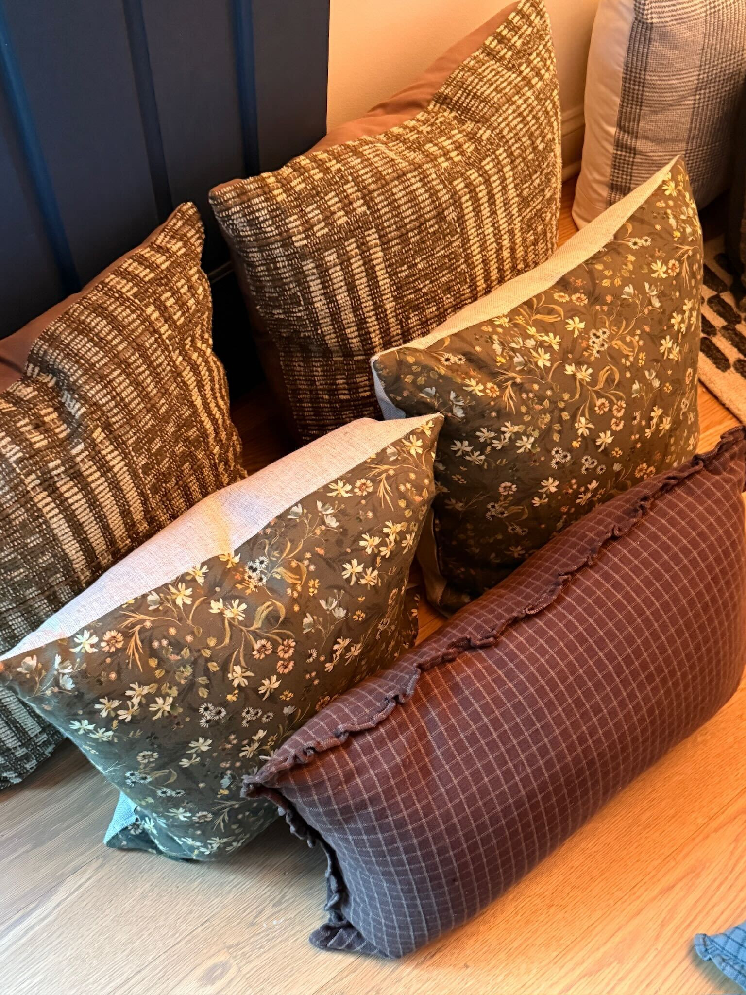 Bed pillow combinations I'm bringing to the lakehouse! (Floral pillows are sold out - linked a similar option for you) 

 #LTKHome