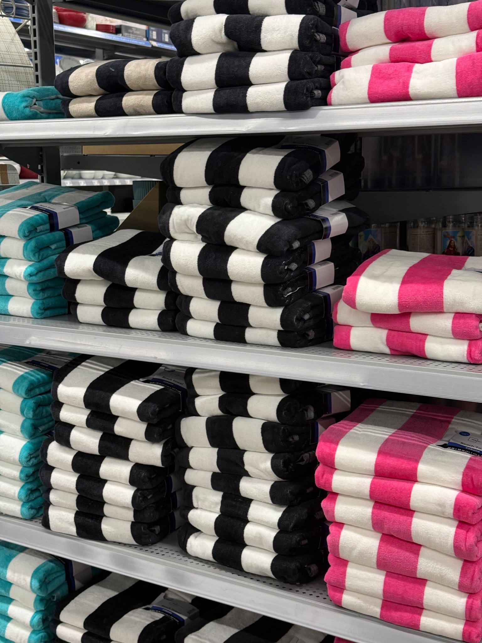 Trendy Pool/ Beach towels 🌟🏊‍♂️ #walmart #summeressentials #summermusthaves #poolside #beach

#LTKSeasonal #LTKSwim