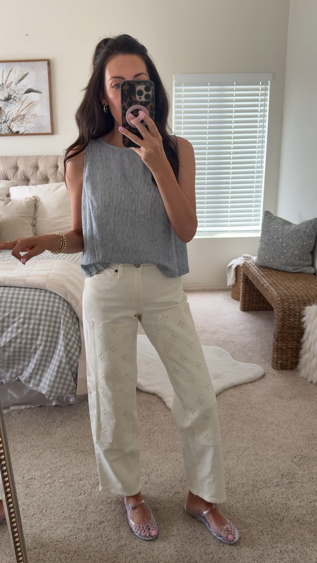 Restocked $16 linen blend tank styled with the white eyelet jeans😍🙌🏼
Small in tank
2 regular in jeans


#LTKSeasonal #LTKSaleAlert #LTKmomlife