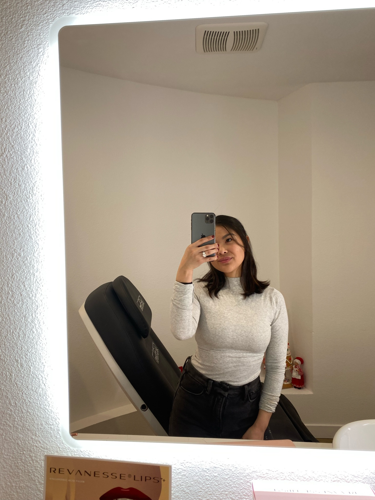 Huuuuuge Skims & Good American girlie!!! I love to live in comfortable clothes 🥰


#LTKBeauty #LTKStyleTip #LTKFindsUnder100