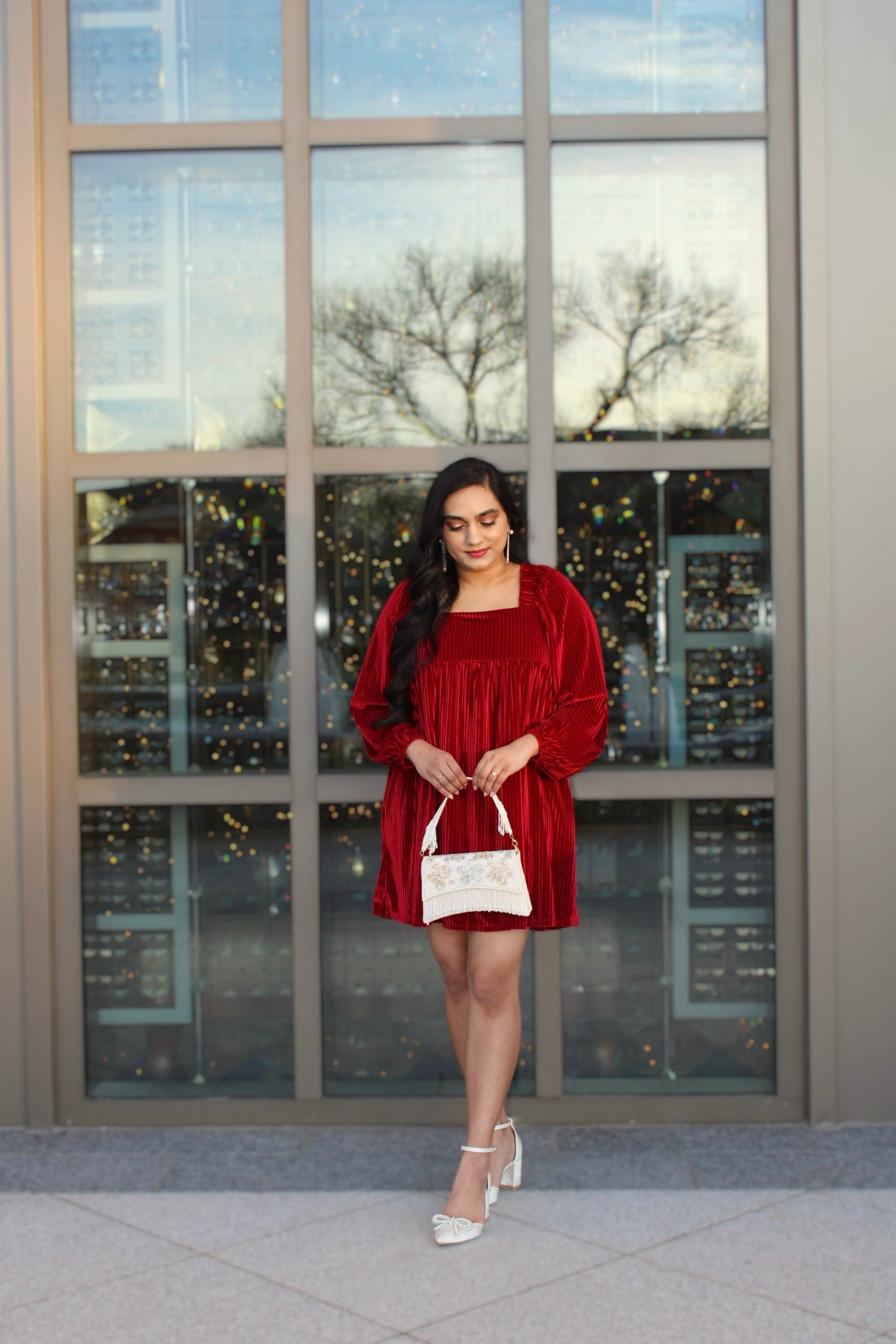 • Wrapped In Red ♥️ •

Merry Christmas! 🎄 A little velvet moment and it comes in 7 other colors! ✨

girly style, girly fashion, girly outfits, feminine style, feminine fashion, feminine outfits, holiday style, holiday fashion, holiday outfits, velvet dress, babydoll dress, beaded purse, pearl bow heels 

#LTKHoliday #LTKFindsUnder50 #LTKFindsUnder100