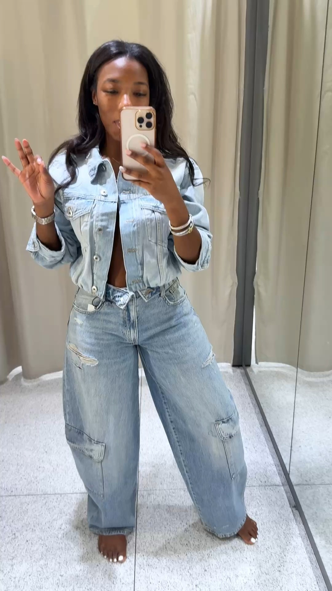@Zara  denim for the win! We love barrel denim jeans! These are cargo denim!

#LTKMothersDay #LTKootd #LTKgrwm