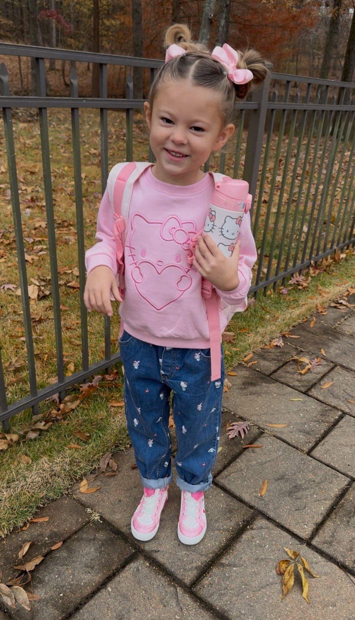 Girls hello kitty.  Hello kitty outfit.  H&M  