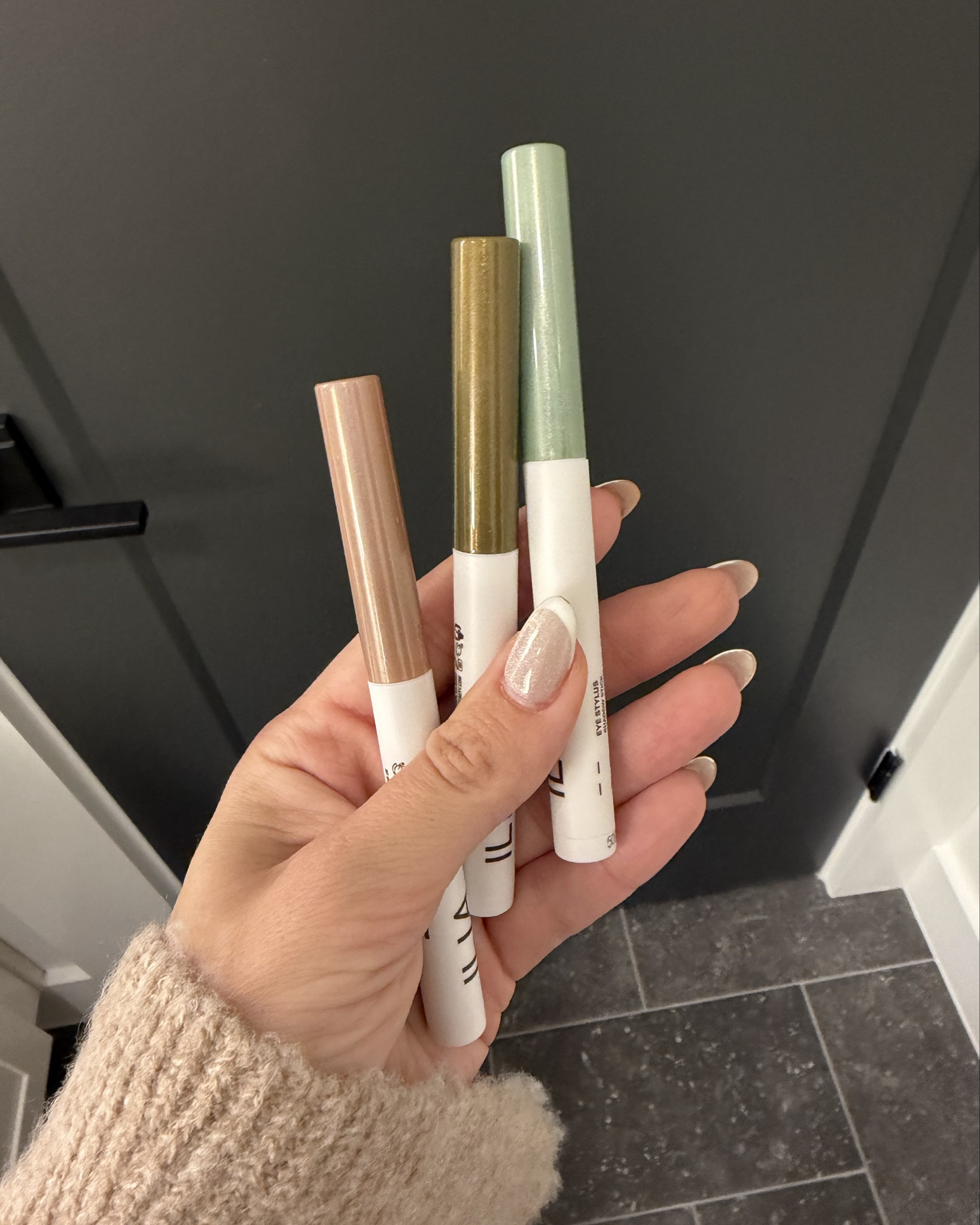 Obsessed! Green is supposed to be super good for brown eyes! 