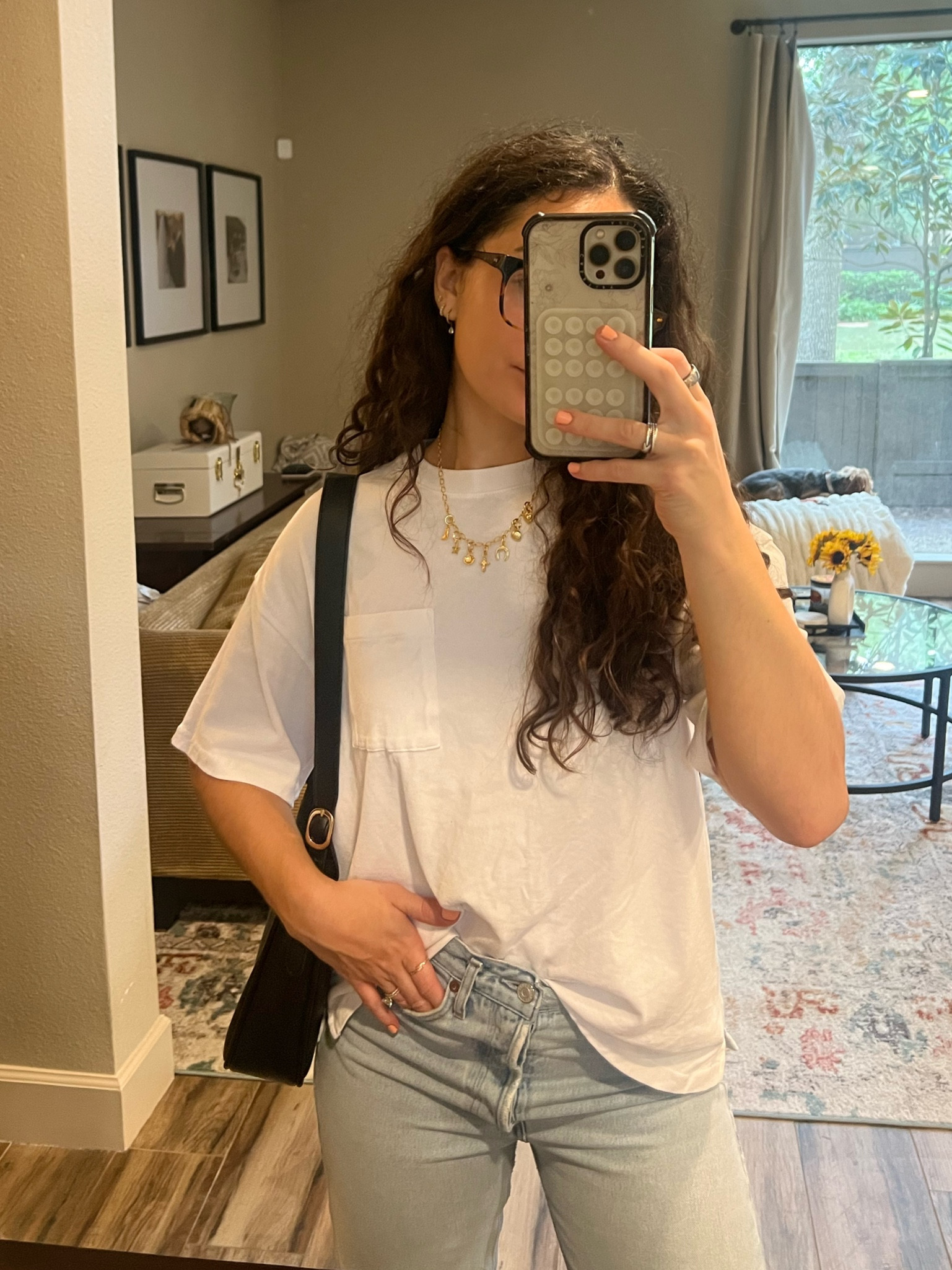 OOTD running errands! One of my fav oversized tees - it’s perfect for tucking & love the pocket!

Jeans are rented from nuuly but they are agolde! Necklace is evry jewels

#LTKStyleTip #LTKFindsUnder100 #LTKFindsUnder50