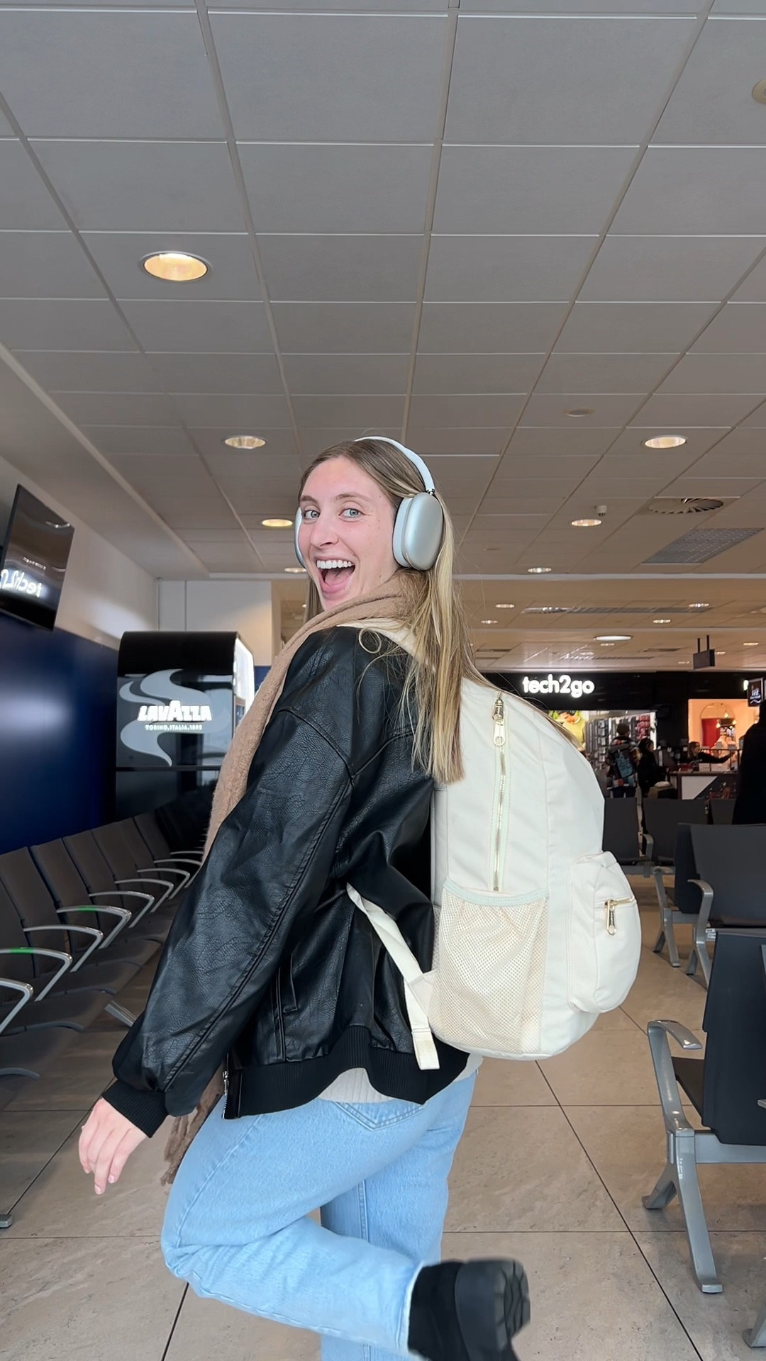 Airport fit consists of all of my heavy layers that I can’t fit in my backpack bc I’m too cheap to pay for a carry-on lol

Leather Jacket: code CORA20 for $ off!
Sweater: size XL
Jeans: size 2

#LTKCyberWeek #LTKVideo #LTKSeasonal