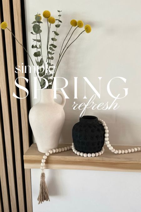 Spring home decor. Black small vase is around 6” and white is 10”
Wooden beads adds perfect natural touch and billy buttons adds pop of color 💛
#ad @the_offbeatco #offthebeatenpathdecor


Modern home decor easter home decor black and white home decor


#LTKFind #LTKhome #LTKunder50