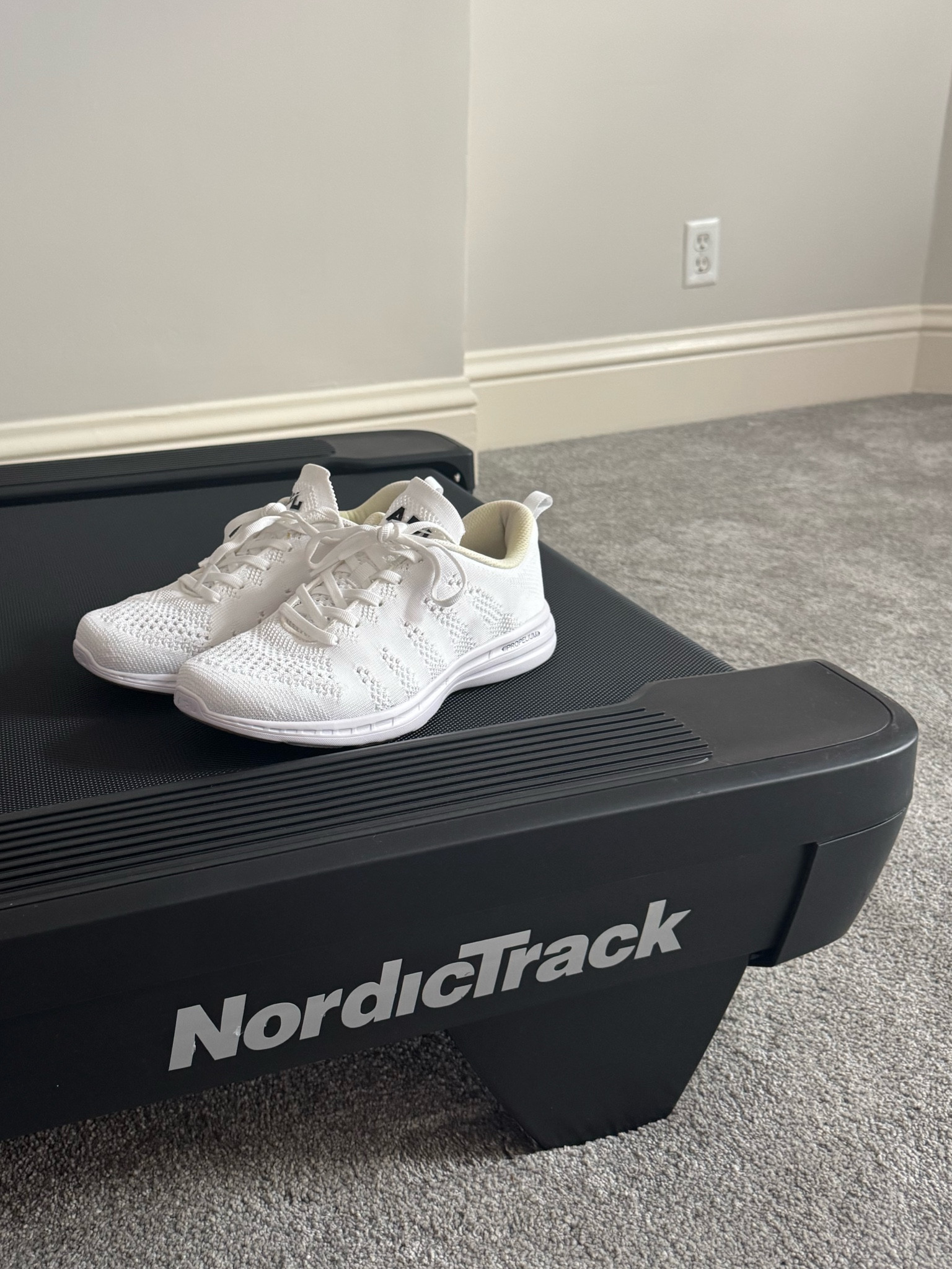 day 3 of 75 hard 💪🏾 linking the shoes and treadmill I’ve been using in my new home gym for jogs every morning! these have been so supportive with my knee injuries and joint pain

#LTKFitness #LTKSaleAlert #LTKHome