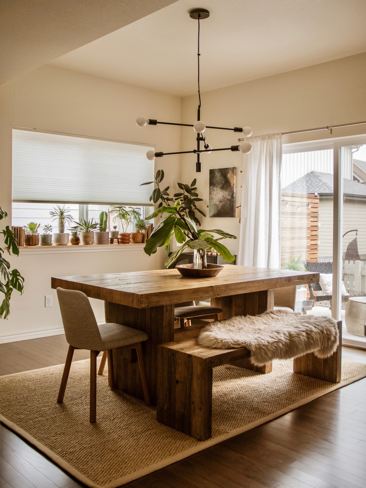 Plants + Moody Lighting is magical ✨

#LTKsalealert #LTKhome #LTKSeasonal