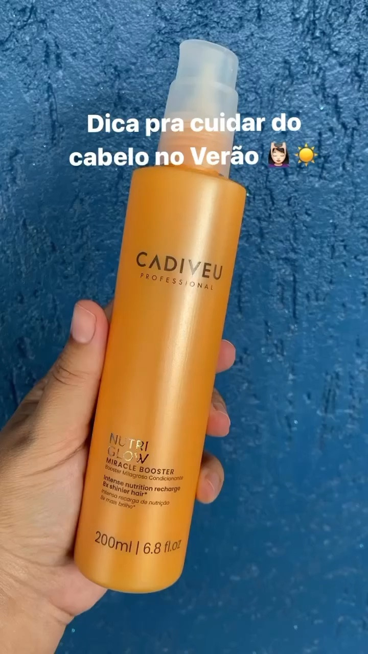 Oi, gente 🫶🏻🙃

Hoje trago uma dica pra cuidar do seu cabelinho no verão💆🏻‍♀️☀️
Um dos meu produtos favoritos de cabelo que conheci  em 2023, o Miracle Booster da @cadiveu 🧡😍

Ele é perfeito pra usar na praia e piscina, vai proteger seu cabelo e deixar hidratado.
Só aplicar no comprimento e pontas antes de entrar na piscina e no mar, vai deixar suas pontas nutridas e evitar o ressecamento, não deixa os fios pesados. 

Outras formas de você usar o Booster:

✨ Antes de lavar o cabelo, só aplicar e deixar agindo uns 20 minutos e depois lavar o cabelo normalmente com os produtos da sua preferência.
✨ Como tratamento noturno, vai cuidar do seu cabelo enquanto você dorme, no dia seguinte após lavar o cabelo você vai ver a diferença nos fios.
✨ Antes de ir pra academia, ou antes de praticar qualquer esporte, pra proteger seu cabelo do suor, deixa o Booster agindo e depois lava o cabelo. 

Ele está na promo hoje, aproveitem #LTKGift



#LTKVideo #LTKbrasil #LTKbeauty