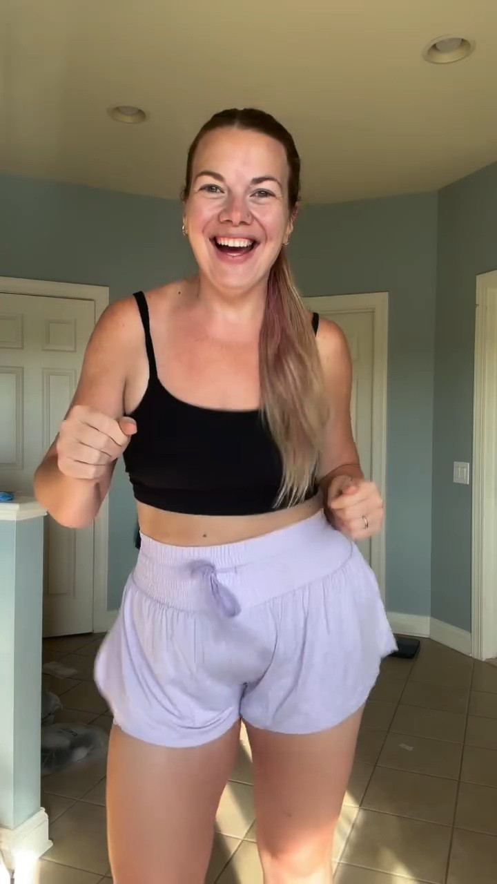 FINALLY! A WINNING shorts haul!! 👏👏🙌🙌 These flowy shorts check all the boxes and comfort is a 12/10! ⭐️⭐️⭐️⭐️⭐️Fully recommend!!

#flowyshorts #runningshorts #athleisure #tryon #shortshaul #plussizeathleisure #midsizeathleisure #apronbelly #apronbellybaddies