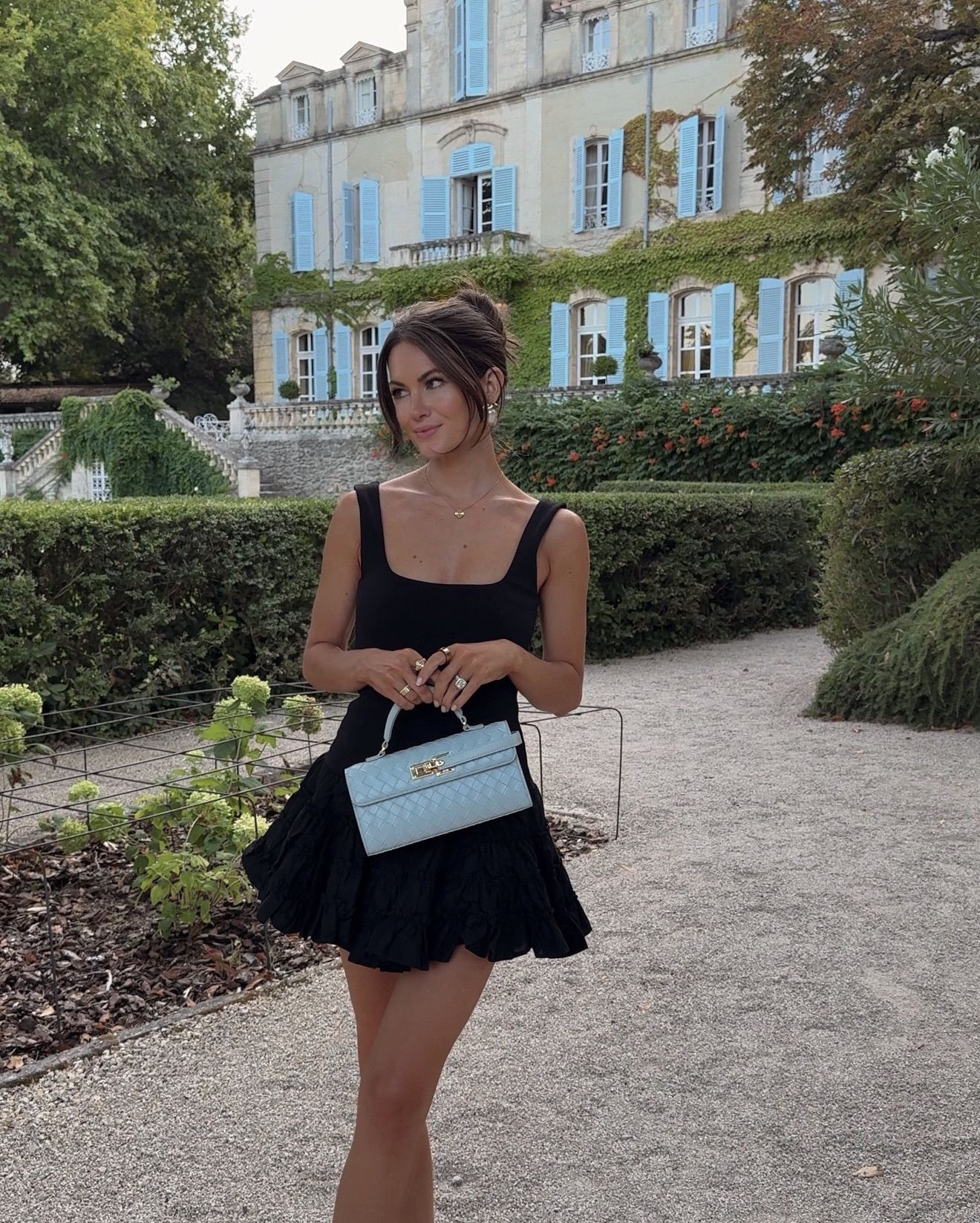 The most perfect summer hang bag is ON SALE on AMAZON! Shop now 🩵

hand bag, purse, clutch, summer bag, Amazon find

#LTKSaleAlert #LTKTravel #LTKootd