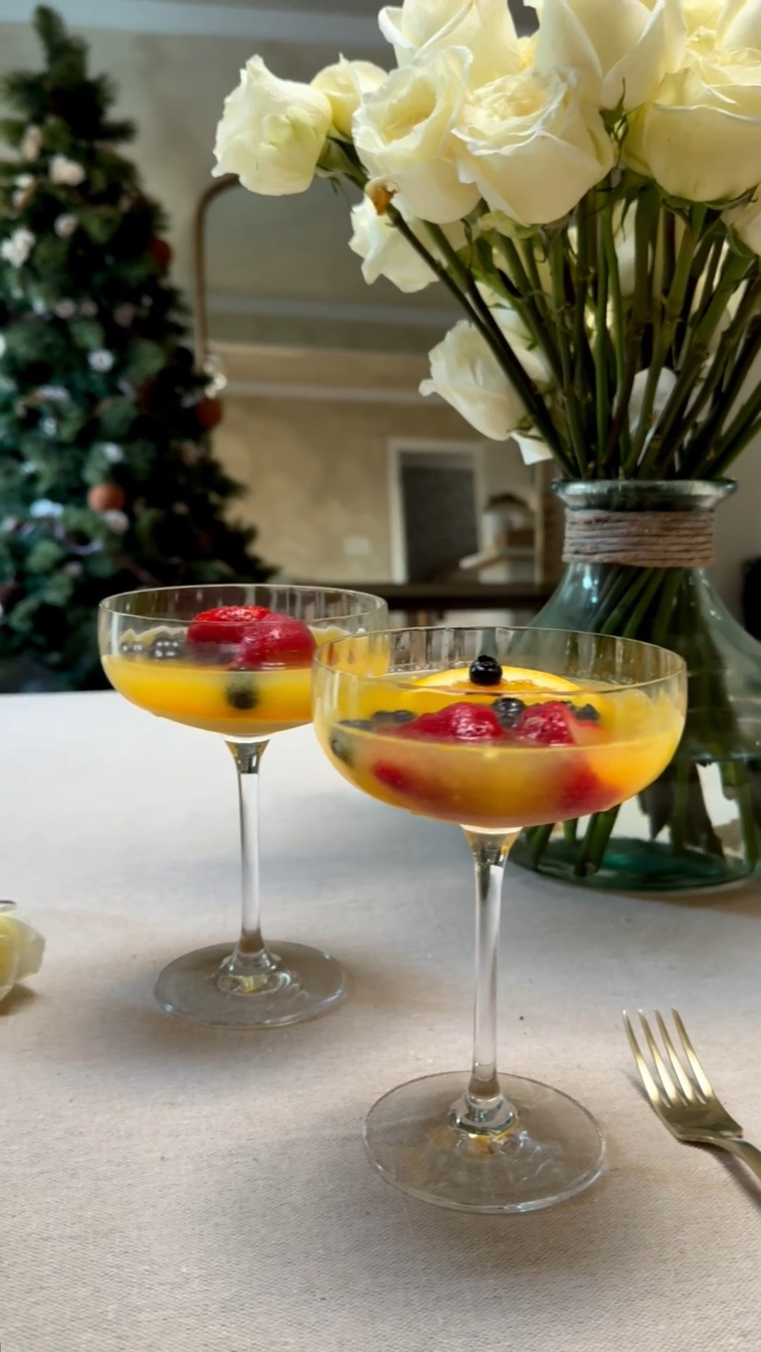 Celebrating the season in style with the new Rose Garden Champagne Coupes from @villeroybochusa ✨ The perfect blend of timeless design and modern elegance—made for every toast, holiday gathering, and unforgettable moment.
#ad #villeroybochpartner


#LTKHoliday #LTKGiftGuide