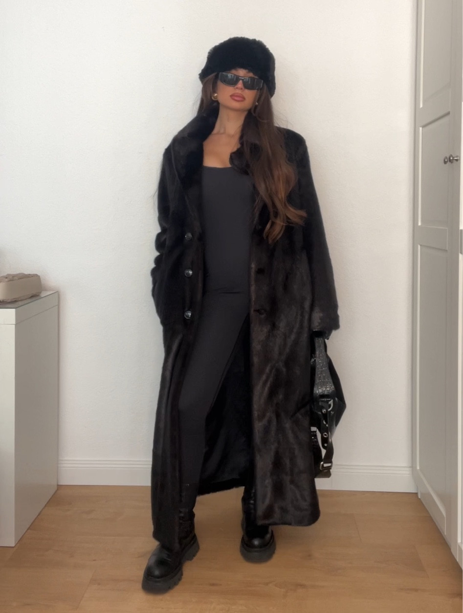 New winter coat in🖤 #winterstyles #wintercoats #mangocoat #winteroutfits 

#LTKSeasonal #LTKHoliday