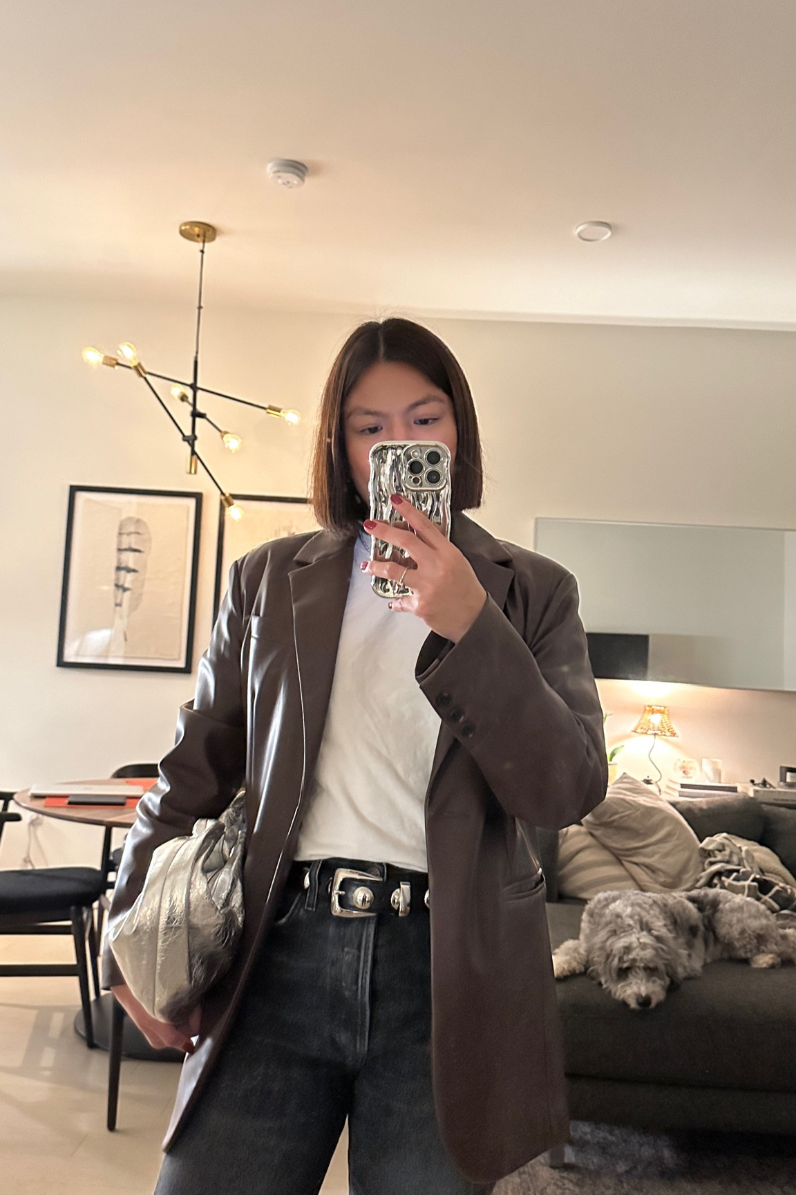 Silver touches 

Leather blazer 
Silver studded belt
Grey jeans
Silver bag 

#LTKworkwear #LTKstyletip #LTKSeasonal