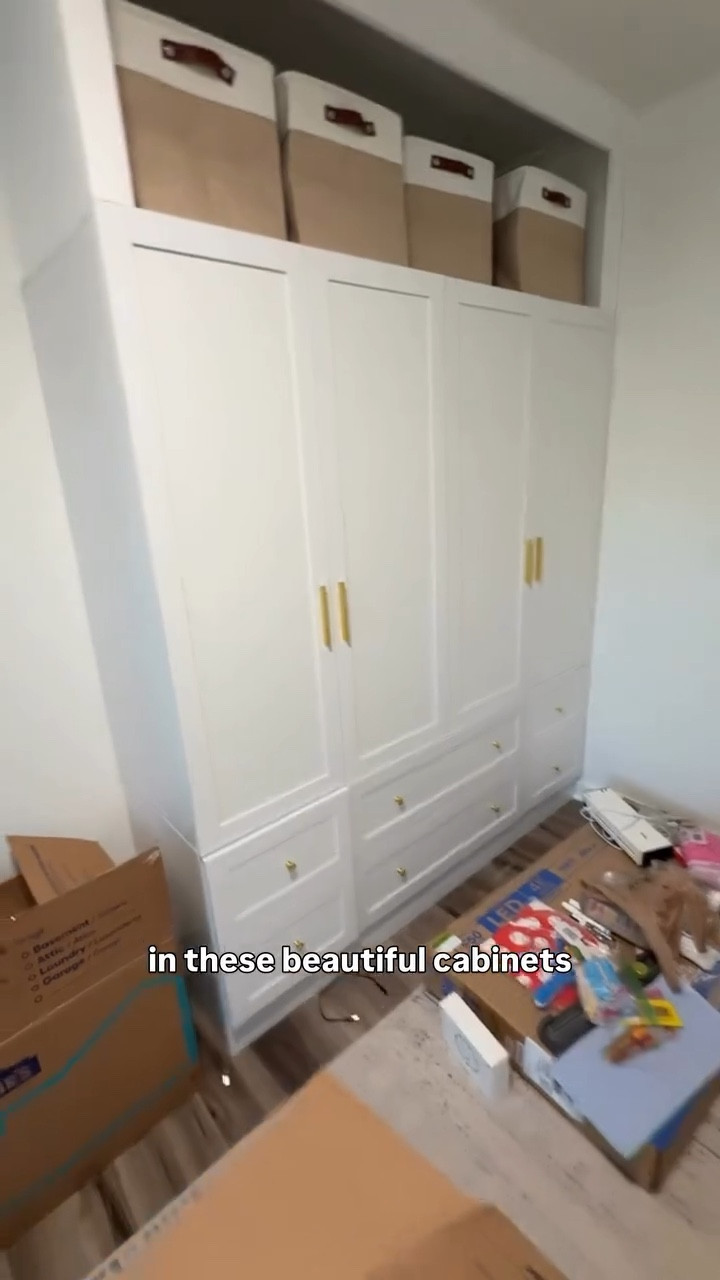 Today’s project - COMPLETE ✅✅✅ Loved tackling this and utilizing these gorg cabinets for my client. #dayinmylifevlog #project #professionalorganizer #reels #foryou

#LTKHome #LTKdayinmylife #LTKmomlife