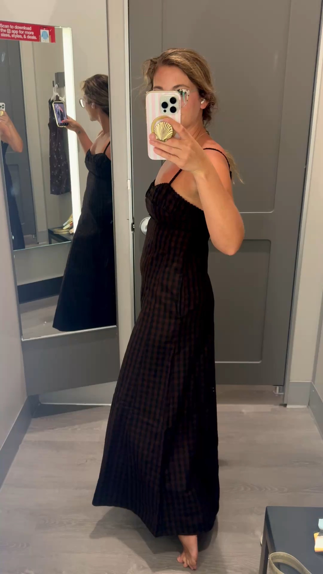 Very well made maxi dress with a brown and black check pattern!

#LTKdayinmylife #LTKootd #LTKgrwm