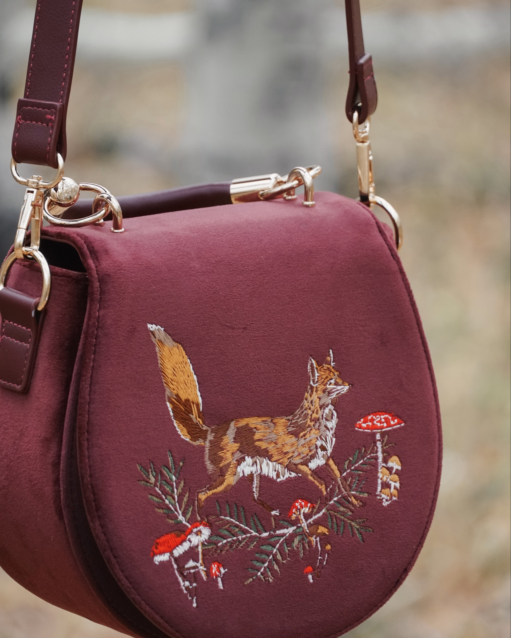 My fav purse and earrings from Fable England. I can’t bring this purse with me anywhere without getting a compliment. 🤍✨

#LTKdayinmylife #LTKHoliday #LTKGiftGuide