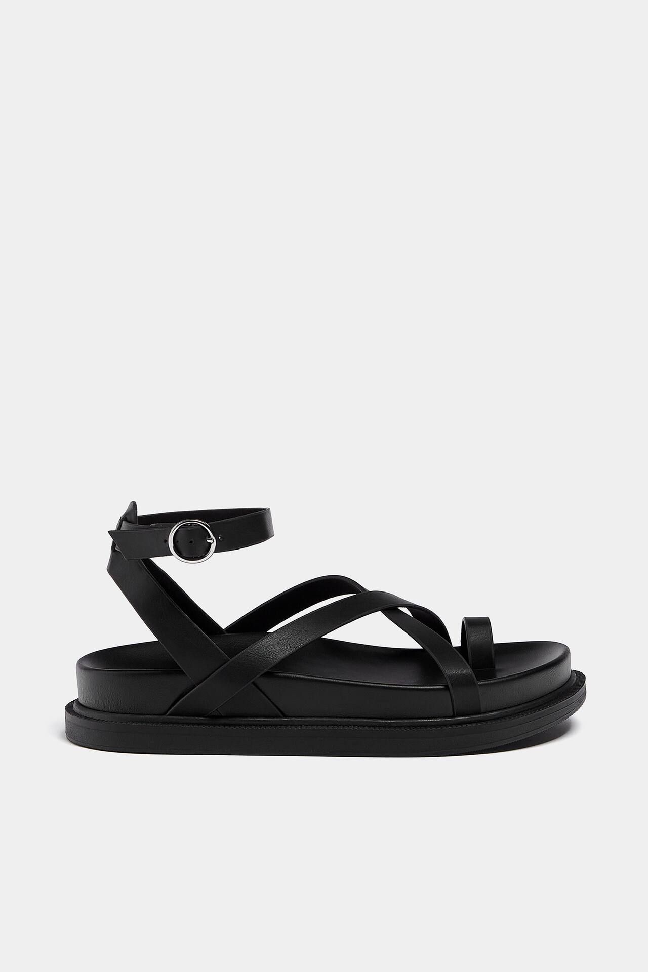 Urban strappy sandals | PULL and BEAR UK