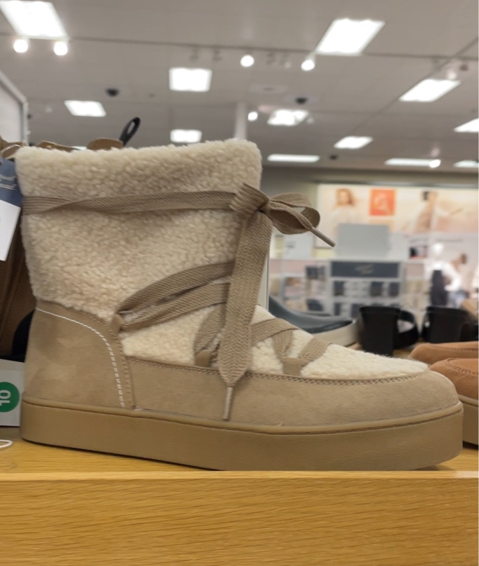 #winterboot #target #universalthread #affordablefashion #taupeboot #shearlingboots #fauxsuedeboots #coldweather #sherpaboots #laceupboots #trendy #classic #boots

#LTKFind #LTKshoecrush #LTKSale