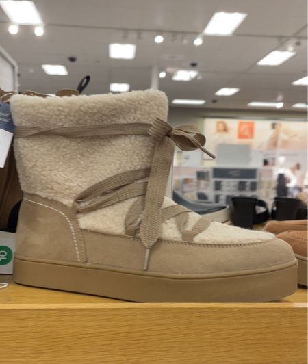 #winterboot #target #universalthread #affordablefashion #taupeboot #shearlingboots #fauxsuedeboots #coldweather #sherpaboots #laceupboots #trendy #classic #boots

#LTKFind #LTKshoecrush #LTKSale