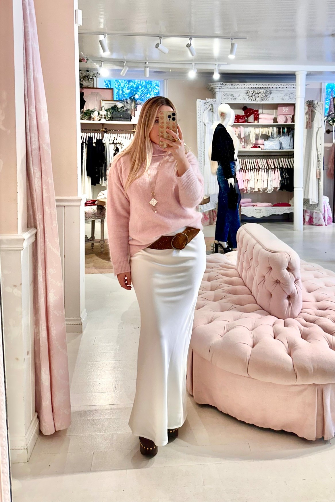 Obsessed with this pink cashmere turtleneck from LoveShackFancy🎀 I’ve been wearing it with all of my maxi, mid skirts and jeans. So cute with everything! (Size xs)

#cashmere #sweater #romanticstyle #holiday #holidayoutfit #skirt #maxiskirt



#LTKWorkwear #LTKGiftGuide #LTKHoliday