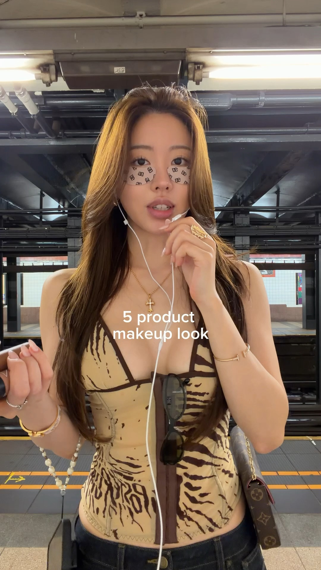 5 product makeup look!!

#LTKgrwm #LTKBeauty #LTKdayinmylife